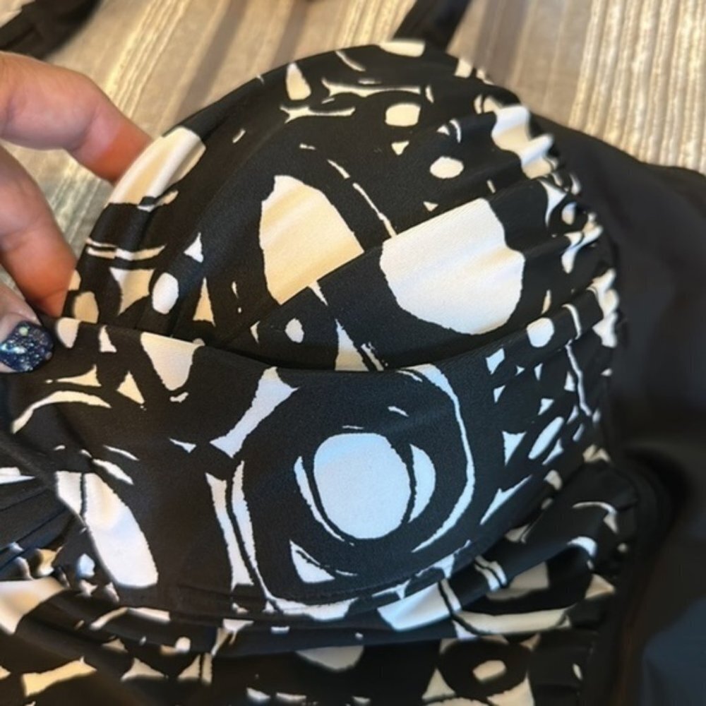 La Blanca Black/White Floral Halter Ruched Shirred Swimwear Size 12 EUC #7558 - Picture 10 of 11